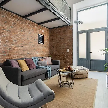 Stylish Industrial Loft For 4 In Alcantara Апартаменты Лиссабон